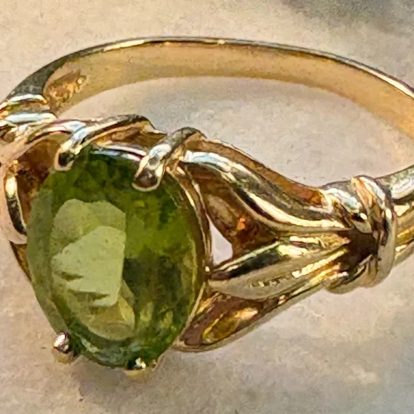 Elegant 14k inscription Gold Ring test confirmed real green peridot gemstone